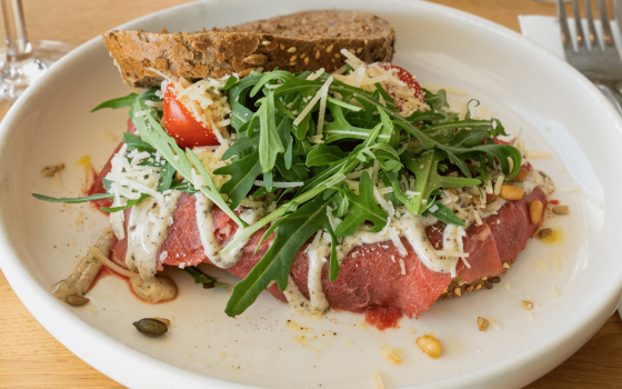 carpaccio broodje.png